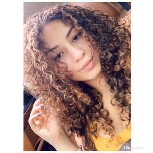 Meet your Posher, Stephanie